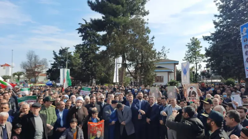 حضور دکتر شیخان در راهپیمایی 22 بهمن ماسال حضور دکتر شیخان در راهپیمایی 22 بهمن ماسال