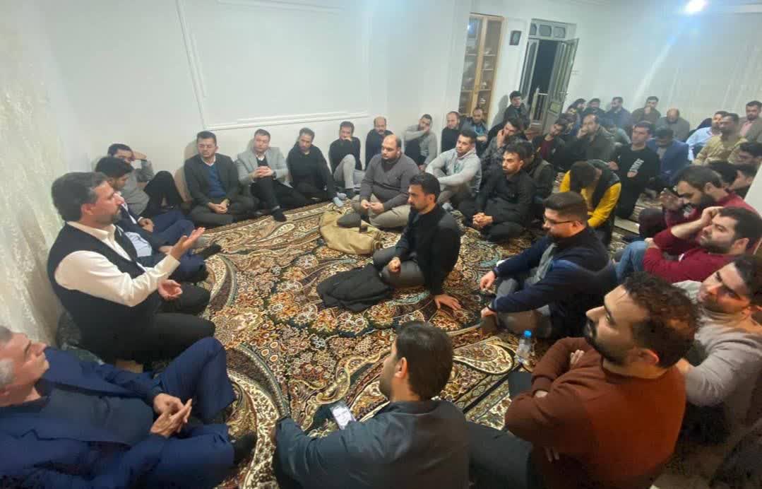 ما بايد براي تغيير وضع موجود با هم متحد باشيم ما بايد براي تغيير وضع موجود با هم متحد باشيم