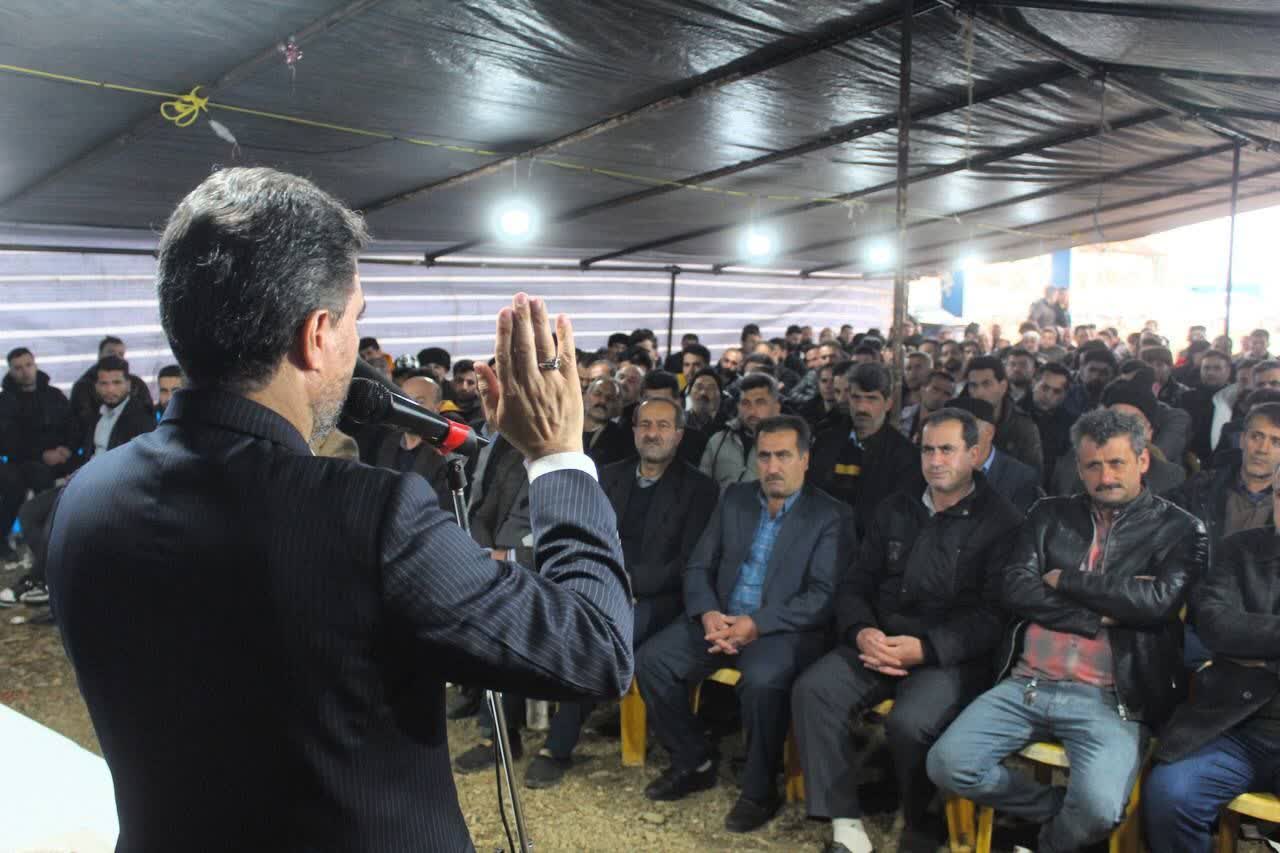کشاورزاده ام و درد کشاورز را چشیده ام کشاورزاده ام و درد کشاورز را چشیده ام